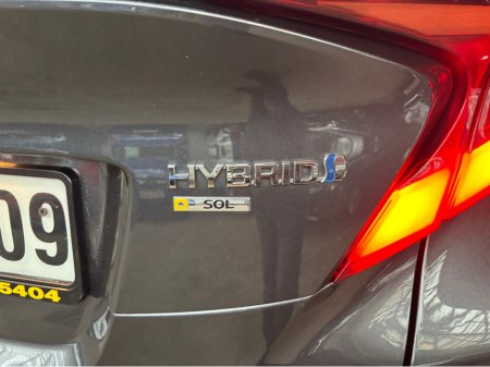 2023 Toyota C-HR HYBRID SOL 4DR AUTO €25,499 thumbnail