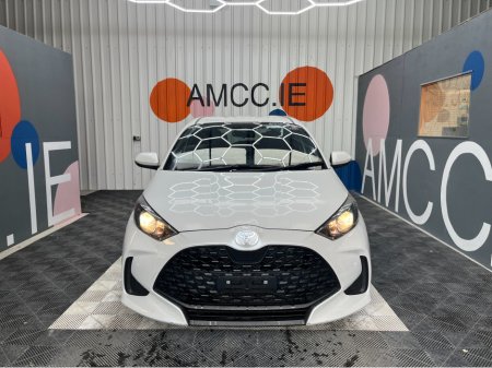 2024 Toyota Yaris YARIS AUTOMATIC 1.0 PETROL / 8k KMs / REVERSE CAMERA & MORE €20,950