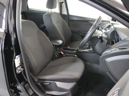 2017 Ford Focus Titanium1.5td 95PS 6SPD 4DR €12,250 thumbnail