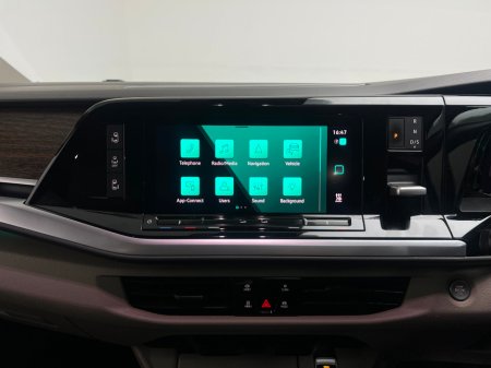 2023 Volkswagen Multivan STYLE 1.4 PHEV DSG *7 SEATER* €62,990 thumbnail