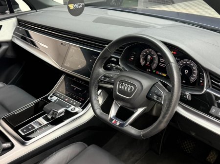 2022 Audi Q7 S LINE 55 TFSI E QUATTRO €64,990 thumbnail