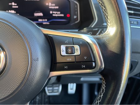 2020 Volkswagen Tiguan R-LINE 4MOTION AUTOMATIC 2.0 DIESEL //HIGH SPEC//360 PARKING CAMERAS//HEAD UP DISPLAY//HEATED FRONT AND REAR SEATS// €34,950 thumbnail