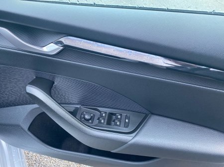 2025 Skoda Octavia Selection 2.0TDI 115HP €33,995 thumbnail