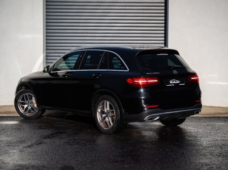 2018 Mercedes-Benz GLC Class 220D 4matic AMG Line 5DR Auto €30,950 thumbnail