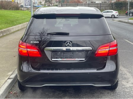 2016 Mercedes-Benz B Class B180  DBA-246242 €14,495 thumbnail