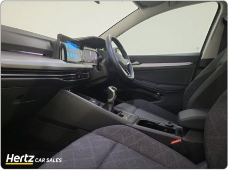 2024 Volkswagen Golf LIFE 110HP 1.0 TSI Petrol Manual €25,495