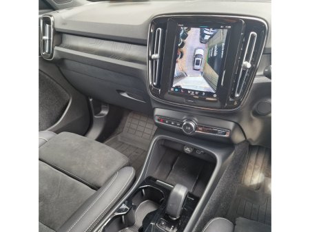 2023 Volvo XC40  €34,950 thumbnail