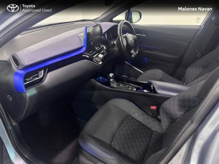 2020 Toyota C-HR 1.8 HYB LUNA SPORT 4 4DR AUTO €22,950 thumbnail