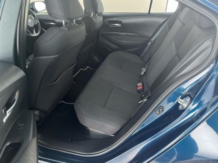 2024 Toyota Corolla LUNA SALOON Hybrid €28,950 thumbnail