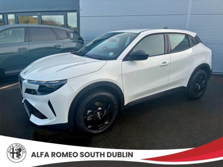 2025 Alfa Romeo Junior Ibrida, Mild-Hibrid Petrol Automatic €31,995