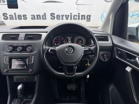 2018 Volkswagen Caddy Maxi Life MAXI LIFE T TDI 102HP D6F €18,950 thumbnail