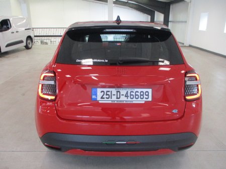 2025 Fiat 600 (RED) 54kWh 115kw (156HP) €31,995