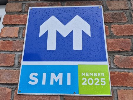 2018 Nissan Navara 4 wheel drive N-Connecta Model Crewcab 2.3 Diesel with roller blind on rear