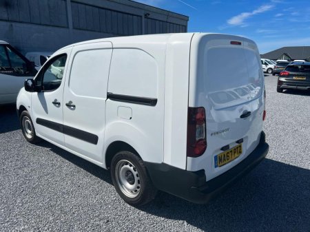 2017 Peugeot Partner 850 PROFESSIONAL L2 HD €8,500