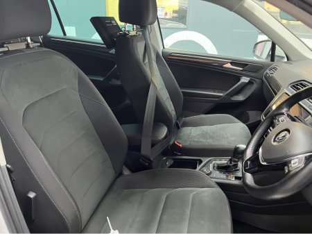 2020 Volkswagen Tiguan €28950! 2020 VOLKSWAGEN TIGUAN TDI 4MOTION HIGH LINE 2.0 AUTOMATIC / CRUISE CONTROL / 360° PARKING CAMERA / HEATED SEATS €28,950 thumbnail