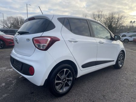 2017 Hyundai i10 Premium thumbnail