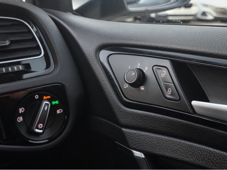 2018 Volkswagen Golf ( 182 REG ) 1.4 HIGHLINE VIRTUAL CLOCKS  SAT NAV PACK - -REVERSE CAMERA - NAVIGATION - CARPLAY - ANDROID AUTO- BLIND SPOT REAR TRAFFIC ASSIST - DISCOVER PRO €18,950 thumbnail