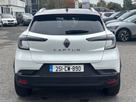 2026 Renault Captur TCe 90 Techno thumbnail