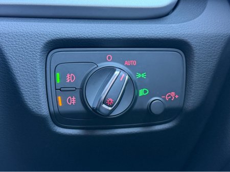 2014 Audi A3 1.4 TFSI SPORT S-TRONIC SALOON €15,450 thumbnail