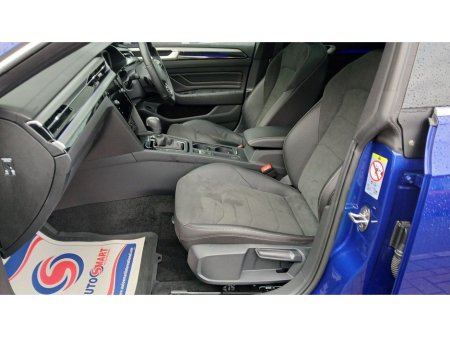 2025 Volkswagen Arteon 2.0TDI D7F 150HP R-LINE SHOOTING BRAKE, LAPIZ BLUE. €54,950 thumbnail