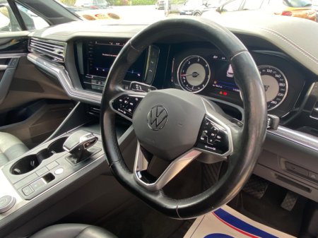 2021 Volkswagen Touareg 3.0TDI 231HP V6 4M DSG Design €38,170 thumbnail