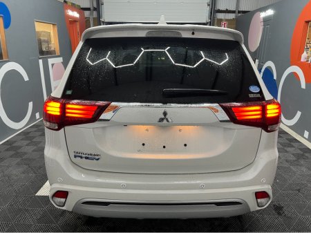 2020 Mitsubishi Outlander €23950 2020 MITSUBISHI OUTLANDER G 4WD 2.4 AUTOMATIC / CRUISE CONTROL / HEATED SEATS €23,950