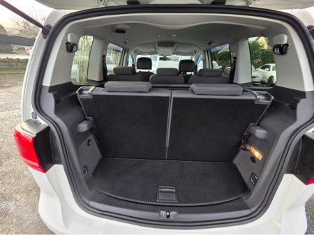 2012 Volkswagen Touareg 1.4 TSI HIGHLINE EDITION 7 SEATER ALLOYS SIMI DEALER - SPECIALISING IN IMPORTS OF GERMAN AUTOMATIC HI SPEC CARS thumbnail