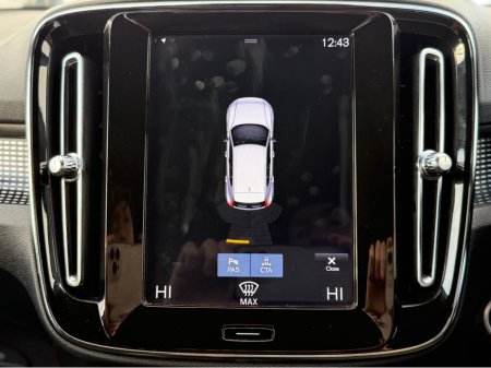 2020 Volvo XC40 D3 R-DESIGN AT 5DR AUTO €31,950 thumbnail