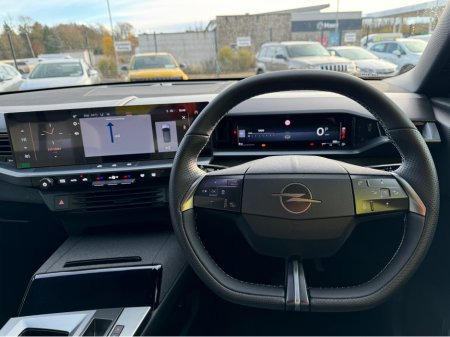 2026 Opel Grandland GS | 1.2 MHEV €46,895