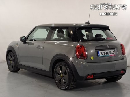 2020 MINI Hatch Cooper Classic Auto €15,880 thumbnail