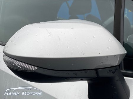 2021 Toyota Corolla HYBRID LUNA H/B AUTO A 4DR €16,995 thumbnail