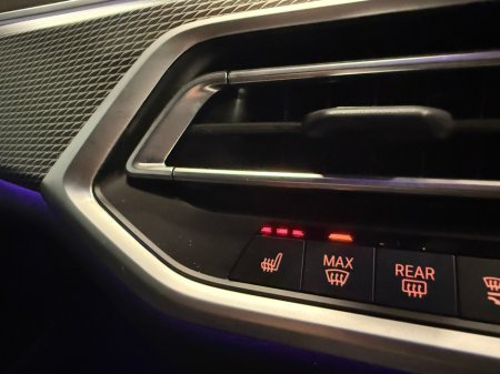 2022 BMW X5 xDrive45e M Sport €52,900 thumbnail