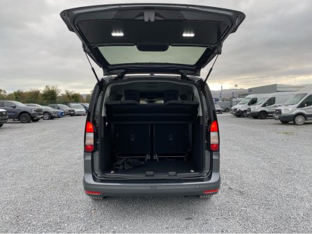2026 Ford Tourneo Connect Tourneo Connect  LWB Titanium PHEV 150 BHP Automatic €54,500 thumbnail