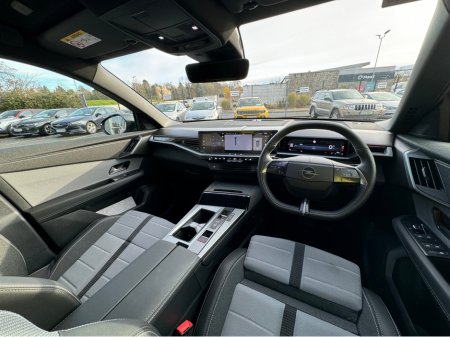 2026 Opel Grandland GS | 1.2 MHEV €46,895