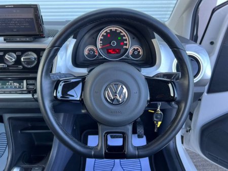 2016 Volkswagen up! 1.0 AUTO // HEATED SEATS // CRUISE CONTROL // PARKING SENSORS €10,900