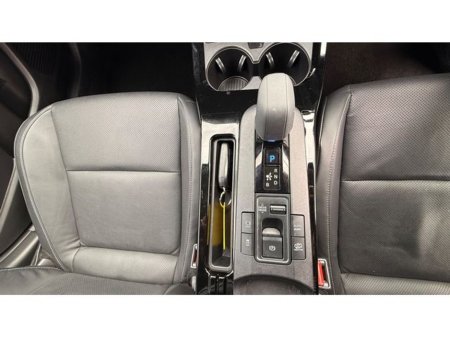 2023 Toyota Prius Prius Plug-in Hybrid 4DR Auto €31,990 thumbnail