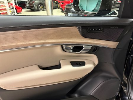 2025 Volvo XC90 T8 PLUS AWD 7-SEATER=BLONDE LEATHER//PAN ROOF//AS NEW=2 YEAR WARRANTY=TAILORED FINANCE PACKAGES INCL PCP AVAILABLE=TRADE IN'S WELCOME €81,995 thumbnail