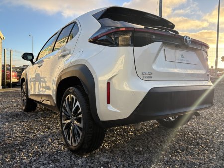 2022 Toyota Yaris Cross  €26,950 thumbnail