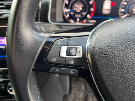 2020 Volkswagen Golf HIGHLINE MEISTER AUTOMATIC 1.4 PETROL //ONLY 7576 MILES//MASSIVE SPEC//DYNAUDIO SOUND SYSTEM//HEATED LEATHER SEATS//ELECTRIC DRIVERS SEAT//KEYLESS ENTRY// €24,950 thumbnail