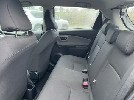 2015 Toyota Yaris YARIS 1.0 5DR TERRA MC €9,950 thumbnail