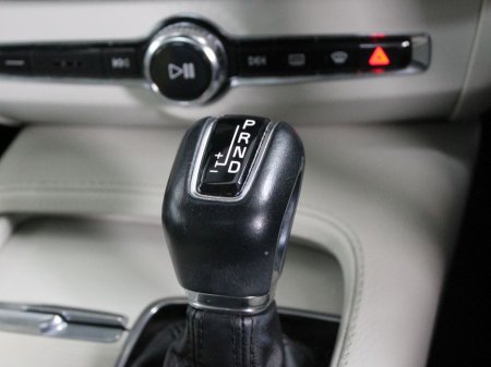 2020 Volvo V90 D4 MOM AT 5DR Auto €33,750 thumbnail