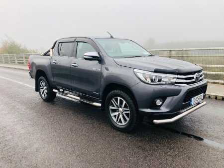 2021 Toyota Hilux  thumbnail