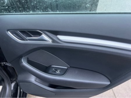 2018 Audi A3 LOW MILEAGE SPORTBACK 1.6 TDI 116 SE 4DR €17,950 thumbnail