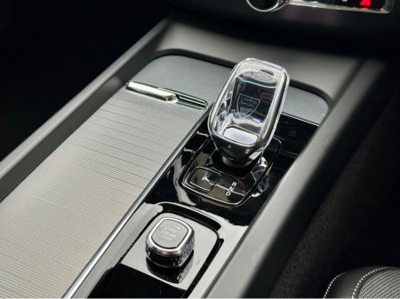 2025 Volvo XC60 ++SOLD++ + T6 PHEV A RECHARGE PLUS EDITION AWD BLACK thumbnail