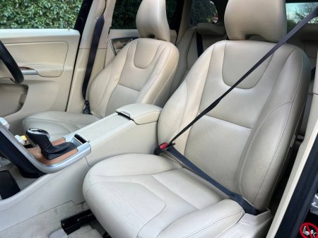 2017 Volvo XC60 CLASSIC 2.0D // SERVICE HISTORY // OPENING PANORAMIC SUNROOF // BLIND SPOT MONITOR €25,950 thumbnail