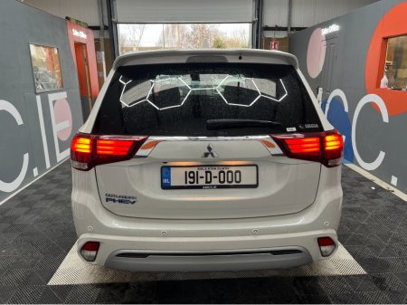 2019 Mitsubishi Outlander €22950! 2019 MITSUBISHI OUTLANDER PHEV G PLUS PACKAGE 2.4 AUTOMATIC / CRUISE CONTROL / 360° PARKING CAMERA / ELECTRIC HEATED SEATS / HEATED STEERING WHEEL €22,950