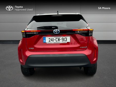 2024 Toyota Yaris Cross LUNA SPORT €31,750