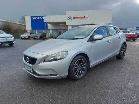 2017 Volvo V40 D2 MOMENTUM ED 5DR €14,950