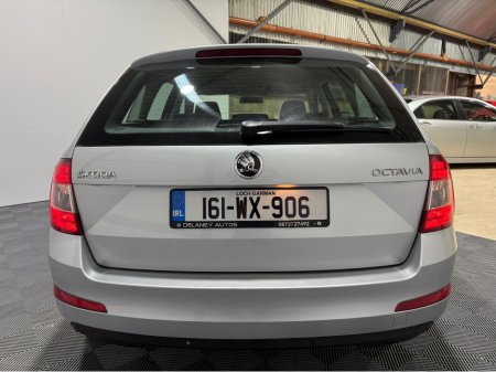 2016 Skoda Octavia 1.6 TDI 11 110HP 4DR COMBI AMBITION €9,950 thumbnail