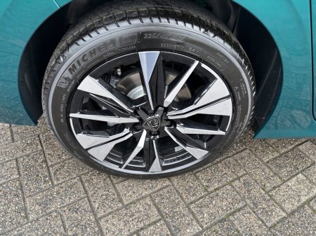 2026 Peugeot 308 1.2 MHEV 145BHP e-DCS6 Allure €35,100